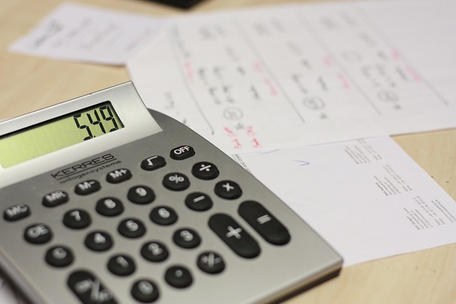 4 calculator 1156121 640